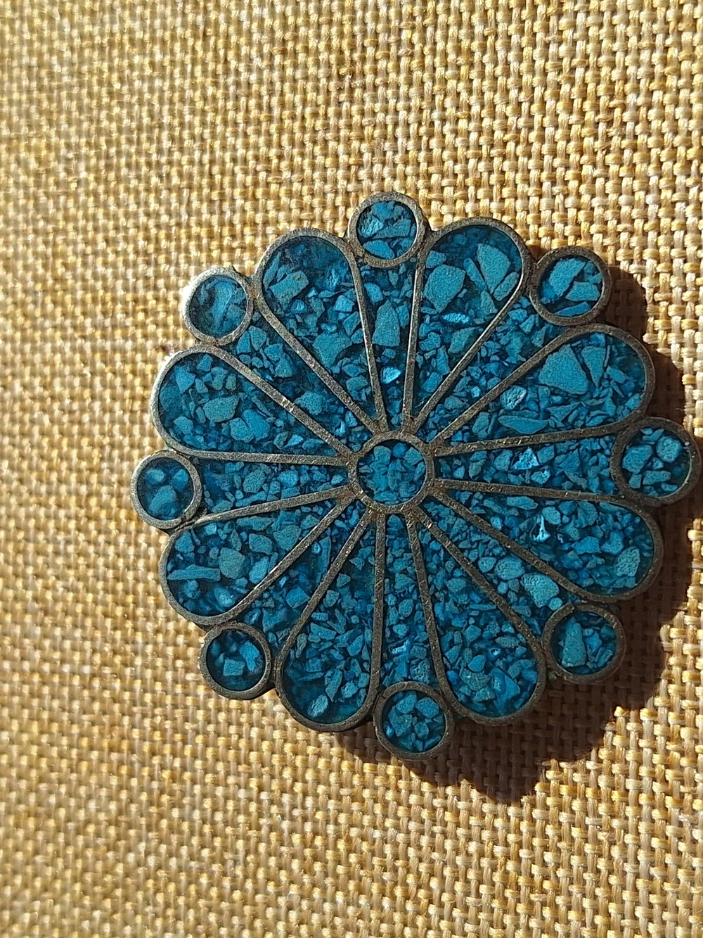 Vintage Turquoise Inlay Flower Brooch - Picture 3 of 3